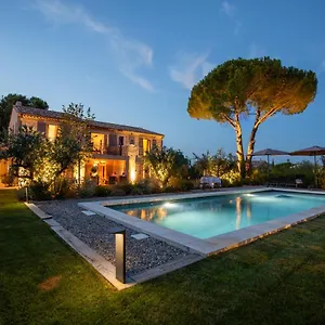 Guest house Le Mas Des Fees, Eygalieres (Bouches-du-Rhone)