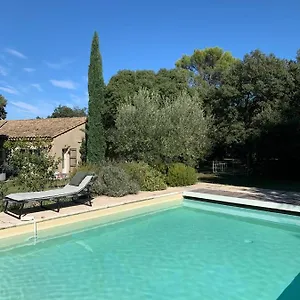 Bed & Breakfast Maison Les Chenes, Eygalieres (Bouches-du-Rhone)